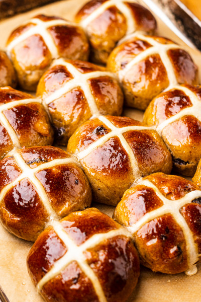 sugar free hot cross buns side